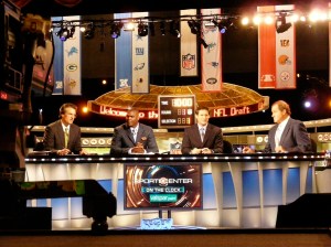 Mel Kiper, Jr., Keyshawn Johnson, Steve Young, and Chris Berman discuss players at the 2009 draft. (Wikimedia Commons)
